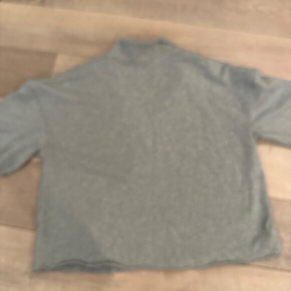UNIVERSAL THREAD WOMENS GRAY CROPPED SHORT SLEEVE SWEATSHIRT LARGE NEW - Picture 6 of 6